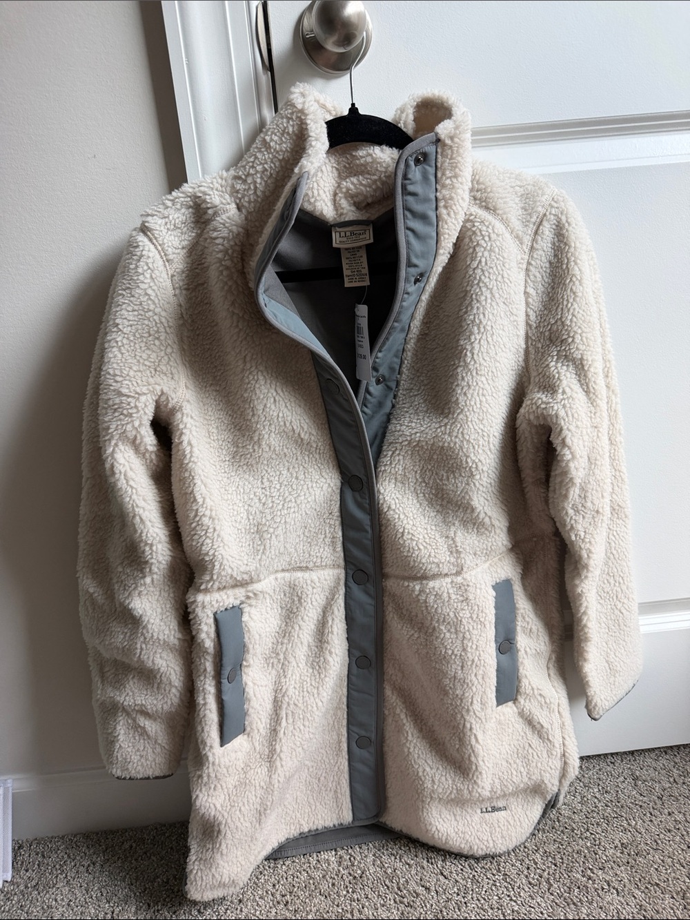 New with tags L.L. Bean Women’s Cream and Soapstone Gray Sherpa Jacket
